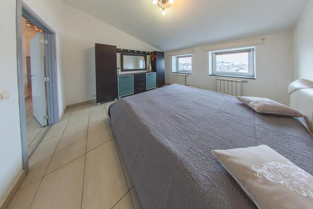 Mansard Apartment Antonovicha 4 Kyiv